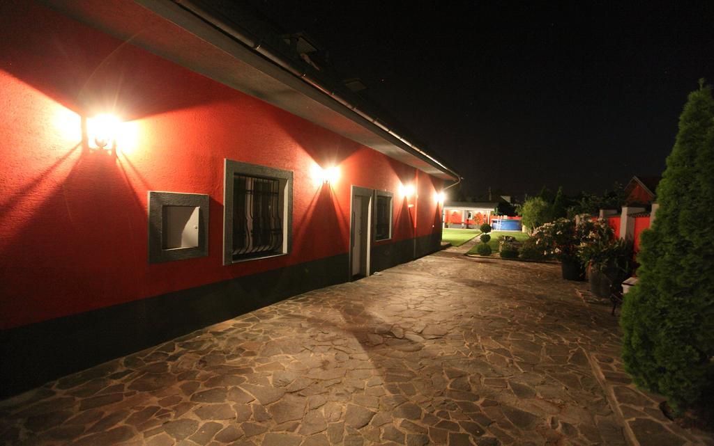Penzion Škorpión Senec Exterior foto