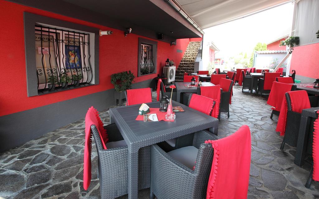 Penzion Škorpión Senec Exterior foto